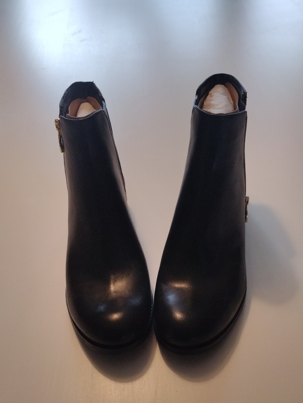 MICHAEL KORS Black Leather Ankle Booties with Side Zip